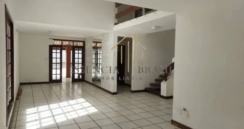 EXCELENTE CASA COMERCIAL com Galpão em Vilas do Atlântico