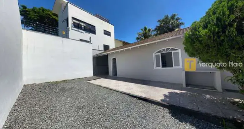 Casa com 3 quartos à venda na Rua Guarany, 349, Floresta, Joinville