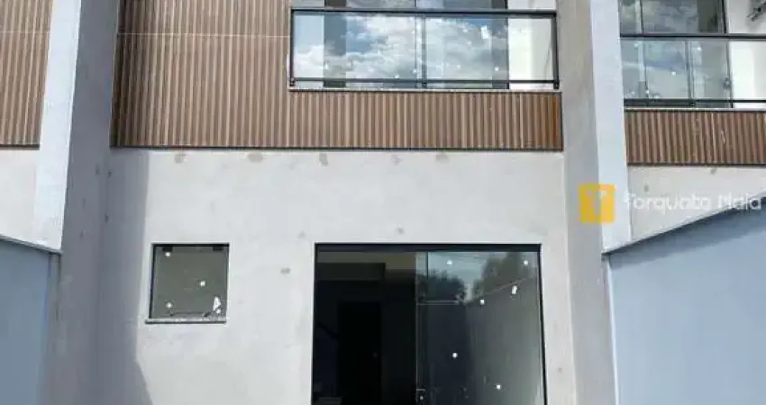 Geminado com 3 Quartos, Suíte e Ótima Localização no Bairro Floresta