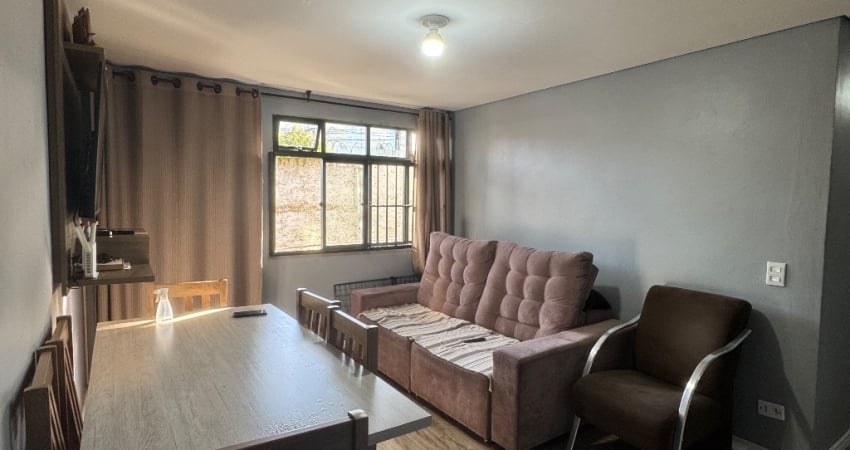Apartamento térreo à venda no Cajuru com 3 quartos e 1 vaga de garagem R$230.000,00