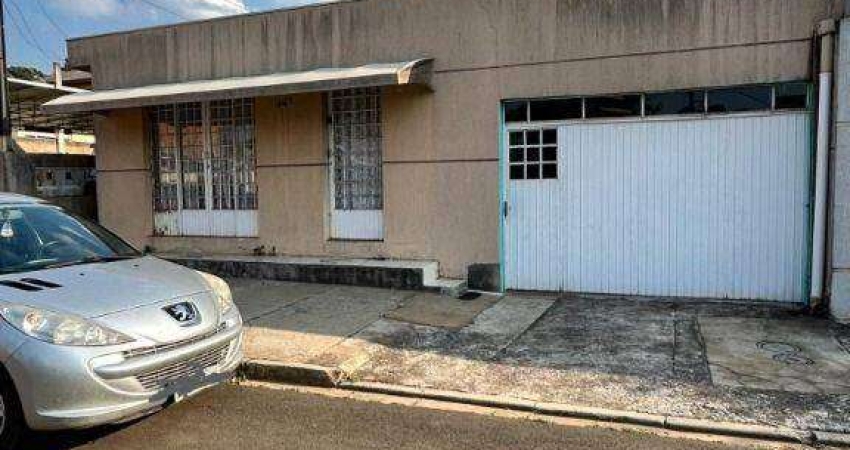 Casa com 3 dormitórios à venda, 171 m² por R$ 750.000,00 - Trianon - Guarapuava/PR