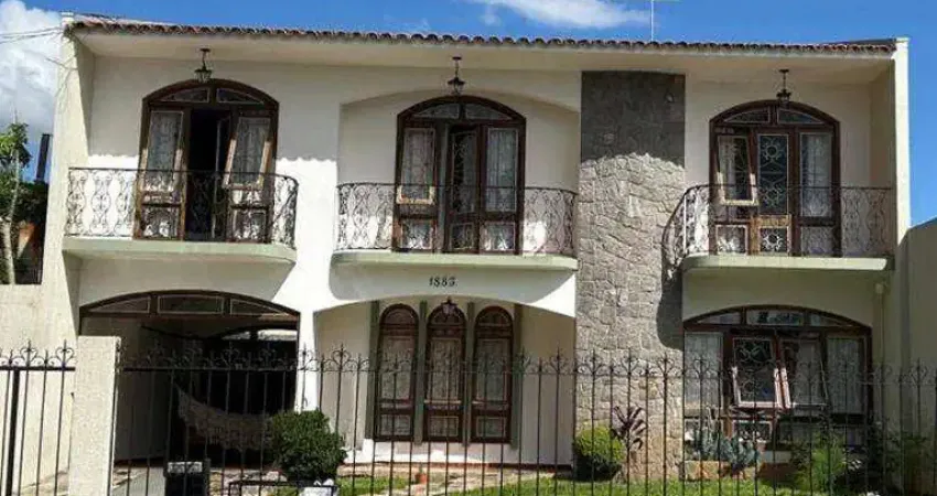 Sobrado comercial e residencial com 3 dormitórios sendo um suite à venda, 260 m² por R$ 1.500.000 - Centro - Guarapuava/PR