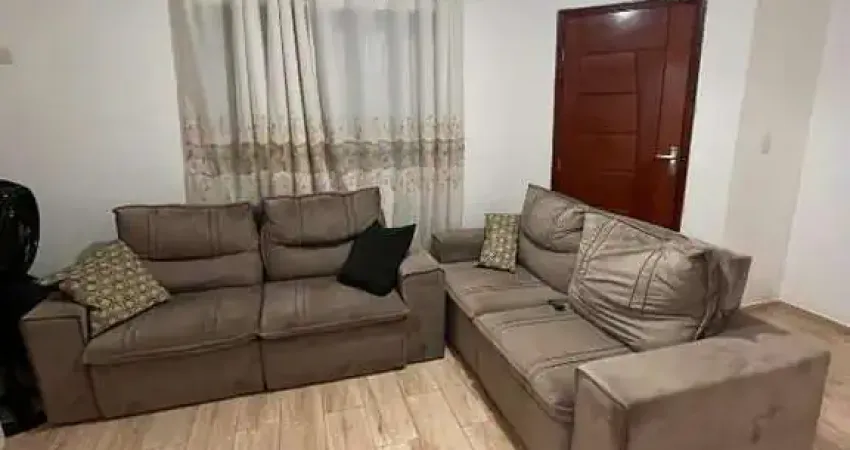 Sobrado Mobiliado à Venda na Enseada – 2 Dormitórios, Condomínio com Lazer