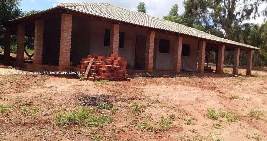 Chácara para Venda em Regente Feijó, CHACARA DAS PAINEIRAS, 3 dormitórios, 1 suíte, 2 banheiros, 2 vagas