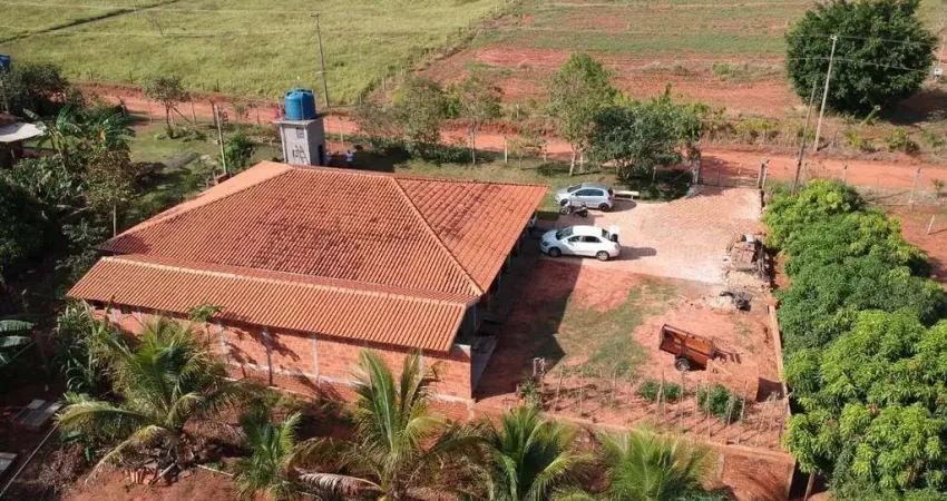 Chácara para Venda em Regente Feijó, JARDIM PRIMAVERA, 4 dormitórios, 1 suíte, 4 banheiros
