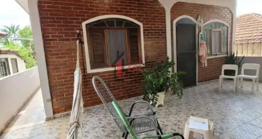 Casa para Venda em Alfredo Marcondes, CENTRO, 3 dormitórios, 2 banheiros, 3 vagas