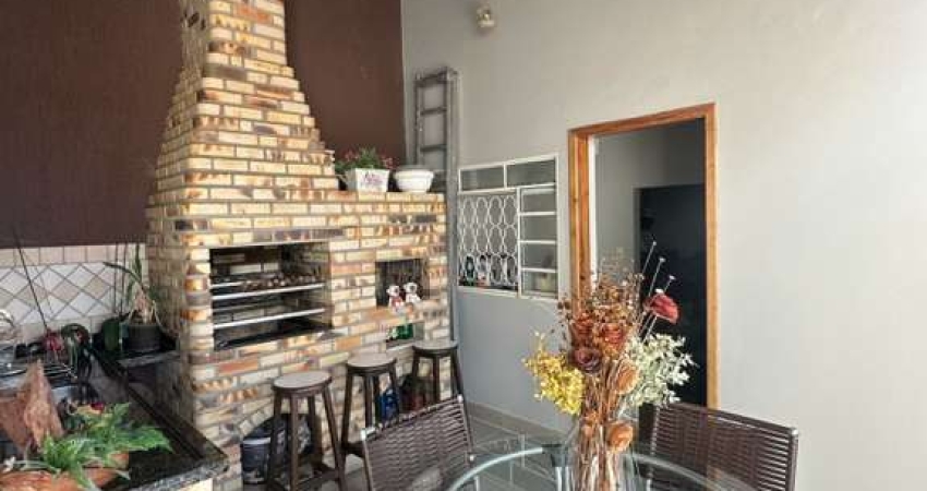 Casa para Venda em Presidente Prudente, CENTRO, 3 dormitórios, 1 suíte, 5 banheiros, 1 vaga
