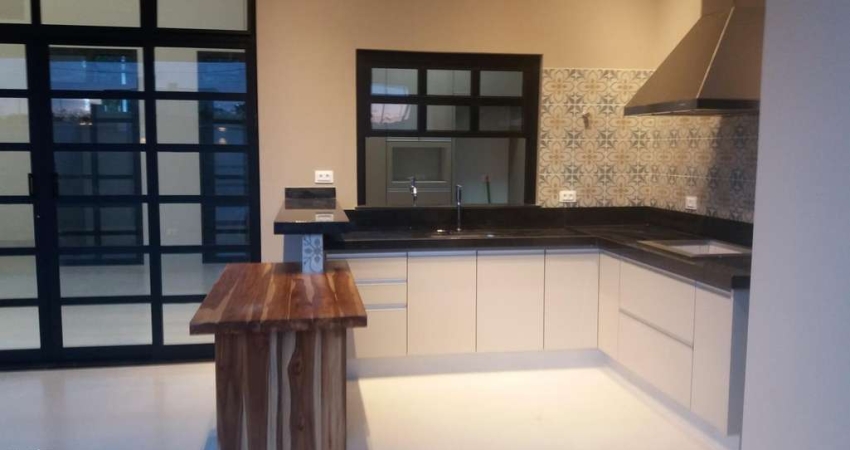 Casa em Condomínio para Locação em Álvares Machado, CONDOMINIO RESIDENCIAL VALENCIA ll, 3 dormitórios, 1 suíte, 3 banheiros, 3 vagas