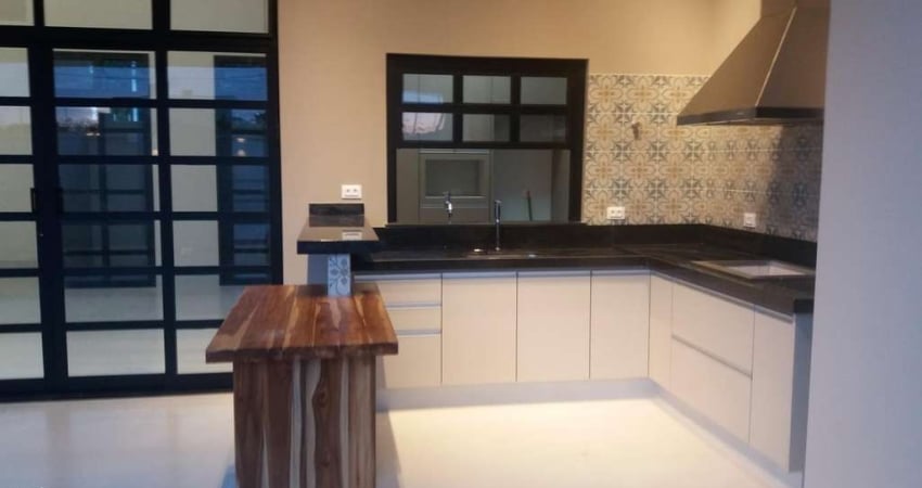 Casa em Condomínio para Locação em Presidente Prudente, CONDOMINIO RESIDENCIAL VALENCIA ll, 3 dormitórios, 1 suíte, 3 banheiros, 3 vagas