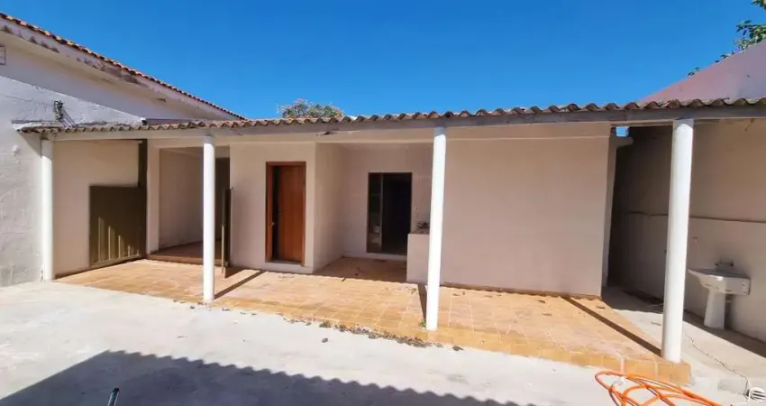 Casa para Locação em Presidente Prudente, PAULISTA, 3 dormitórios, 2 suítes, 1 banheiro, 3 vagas