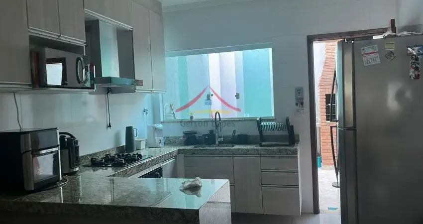Sobrado para Venda em São Paulo, Jardim Maristela, 2 dormitórios, 2 suítes, 3 banheiros, 2 vagas