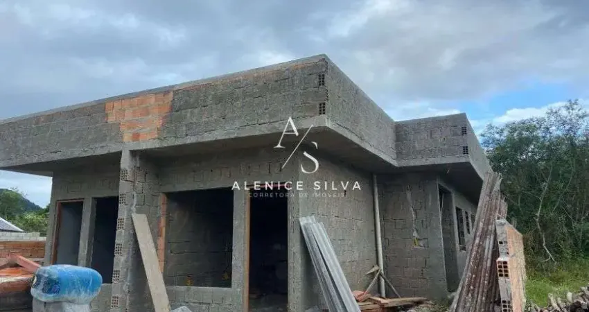 Linda casa 3 dormitórios sendo 1 suíte em Forquilhas - São José