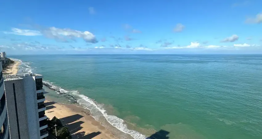 Alugo apartamento no Edifício Castelinho na avenida Boa Viagem