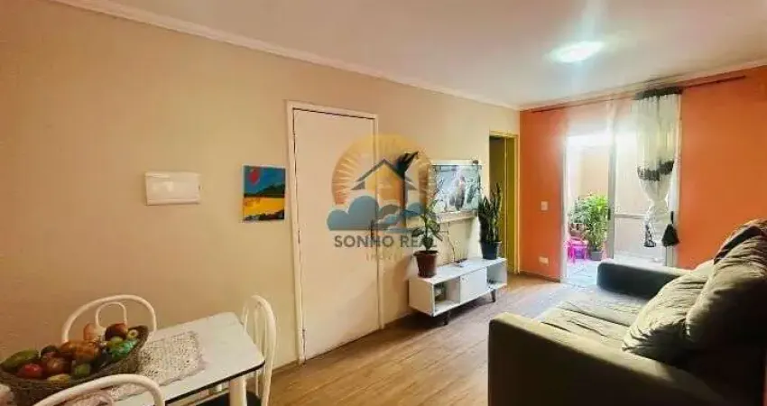 Apartamento por apenas R$210 mil no centro de Cotia com 3 quartos e quintal