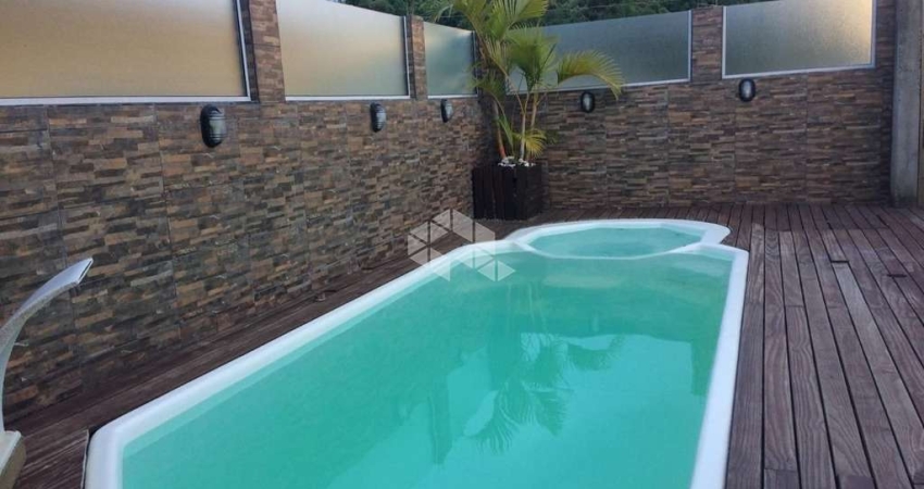 Casa geminada à venda no bairro Forquilhas - São José/SC