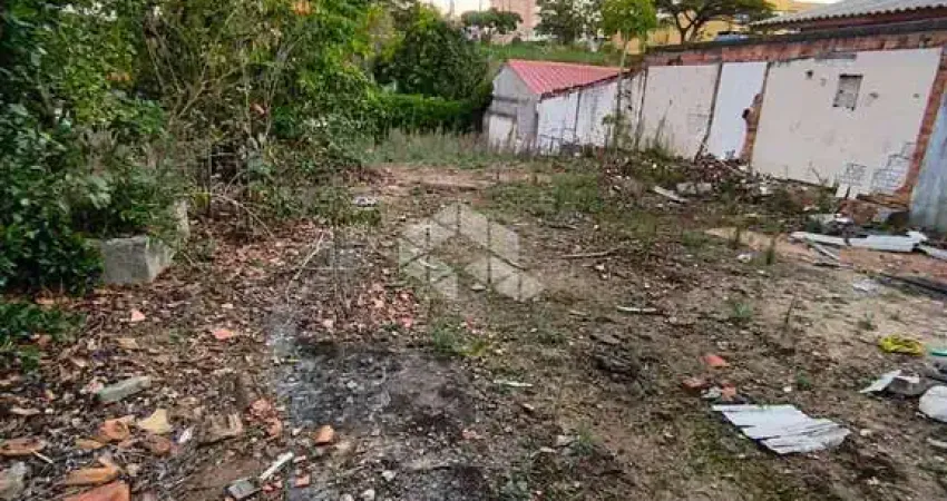 Terreno à Venda no Bairro Canto - Florianópolis/SC