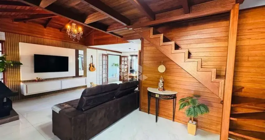 SOBRADO COM PISCINA E 3 DORMITÓRIOS sendo 1 suíte master com closet e sacada  130 M² A VENDA NO INGLESES R$ 980.000,00