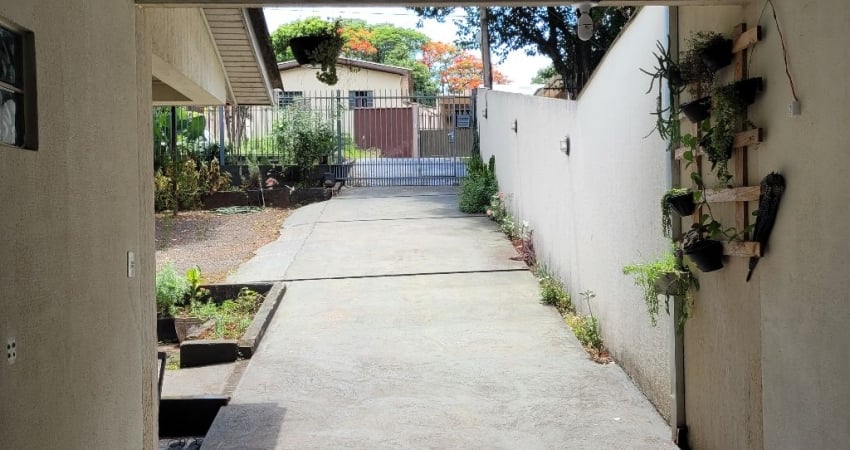 Casa com 3 quartos para alugar na Rua catulo da Paixão Cerarense, 81, Jardim Naipi, Foz do Iguaçu