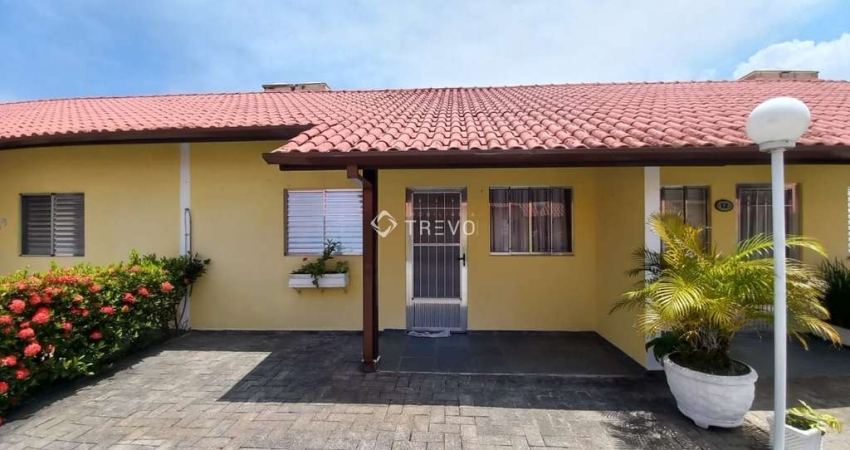 CASA EM VILLAGIO À VENDA 2 DOMITÓRIOS, 2 BANHEIROS, 2 VAGAS EM BERTIOGA/SP