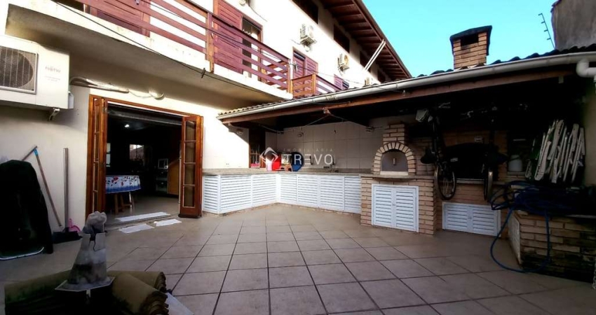 Sobrado em Village com 3 dormitórios à venda em Bertioga/SP