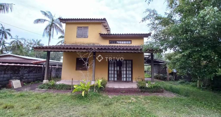 CASA À VENDA 4 DOMITÓRIOS, 2 BANHEIROS, 12 VAGAS, 1.200 m² EM BERTIOGA/SP