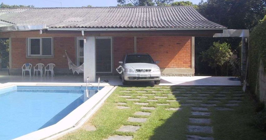CASA EM CONDOMÍNIO À VENDA COM 4 DOMITÓRIOS 3 BANHEIROS 6 VAGAS EM BERTIOGA/SP