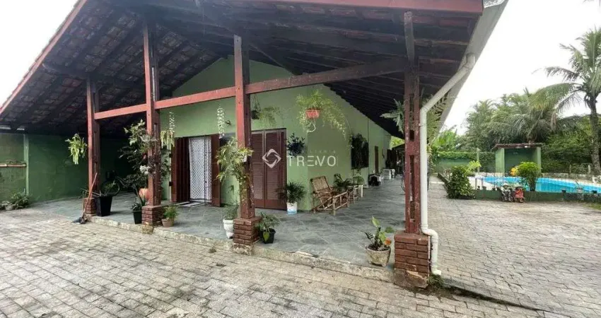 Casa à venda com 3 quartos, sendo 1 suíte, 7 vagas e 327m² por r$ 750.000