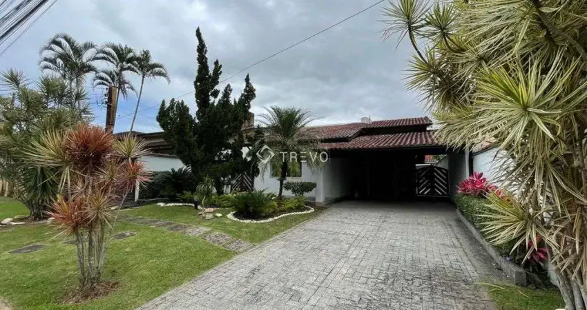 Casa em condomínio fechado para locação com 3 dorm/3 wc/4 vagas em bertioga/sp