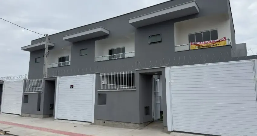 Sobrado de Esquina à Venda em Nova Palhoça – 2 Suítes, 95m² + Terreno Privativo