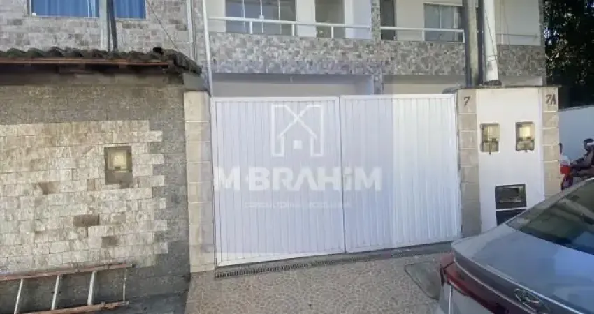 Excelente casa de 3 quartos com terraço em condominio na Est. do Cachamorra, Campo GrandeRJ