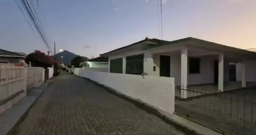 A venda 480 mil: casa 3 dormitorios com 120 m2 em terreno de 345 m2 - rio grande, palhoça, sc