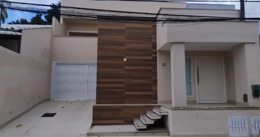 Casa em condomínio fechado para alugar na estrada cachamorra, campo grande, rj.