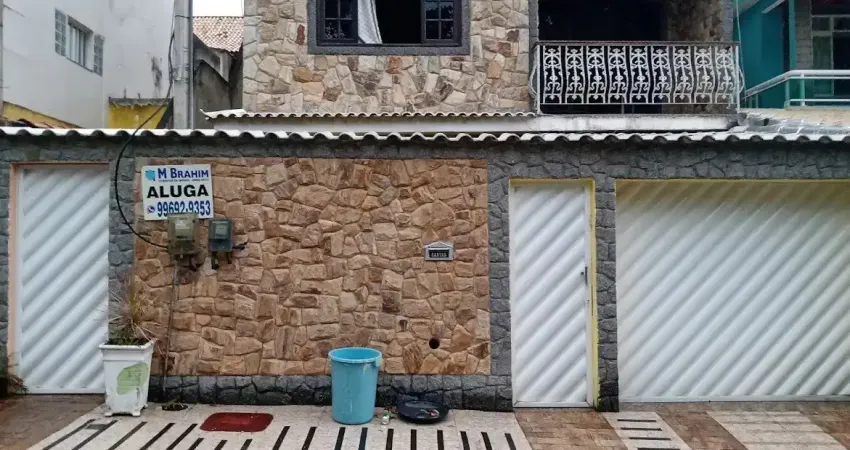 Casa em condomínio fechado com 3 quartos para alugar na rua dirceu torres nascimento, campo grande, rio de janeiro