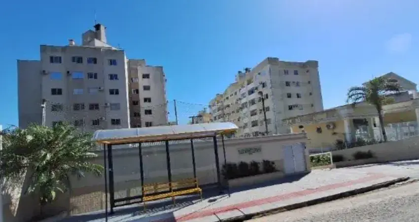 Apto. 2 Quartos/ Elevador/ Vaga Rotativa - Ponta de Baixo -São José-SC