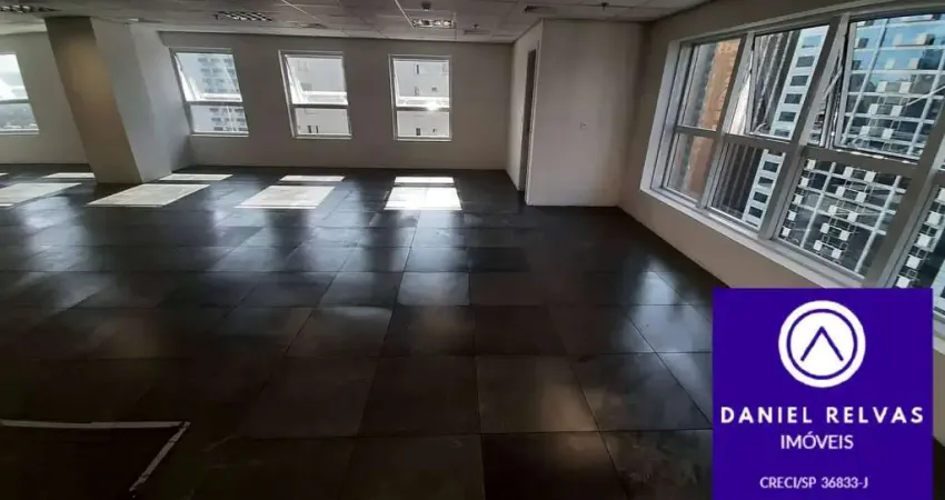 Conjunto Comercial com  126 m² de Area Útil para Venda  em Alphaville