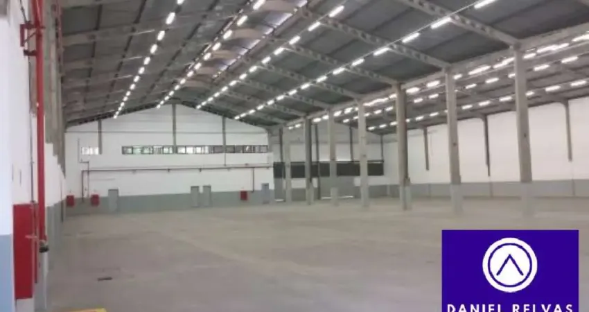 Galpão com 2800 m² de A/C para locação na Aldeinha, Alphaville