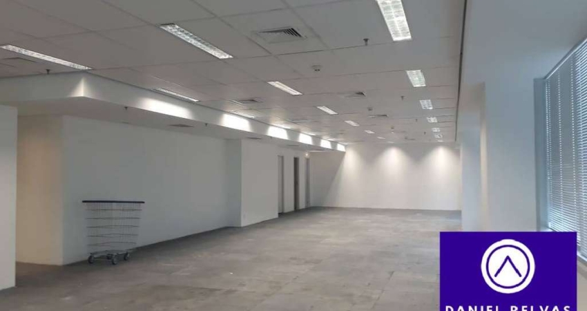 Meio Andar  Comercial Para Locação no West Towers, Alphaville