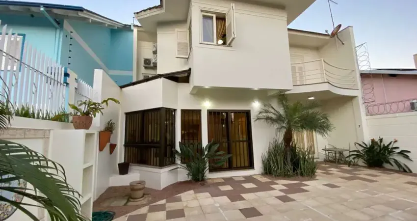 Casa para Venda em Canoas, Marechal Rondon, 3 dormitórios, 1 suíte, 4 banheiros, 4 vagas