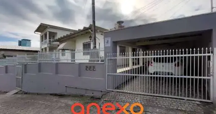 Portunidade imperdível! duas casas no mesmo terreno próximo à vila germânica!