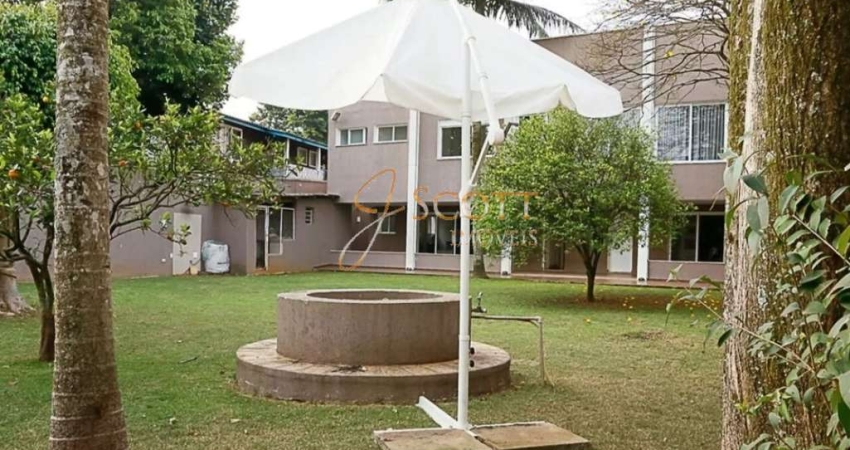 Excelente Casa à venda com 430m², 6 quartos e 4 vagas de garagem.