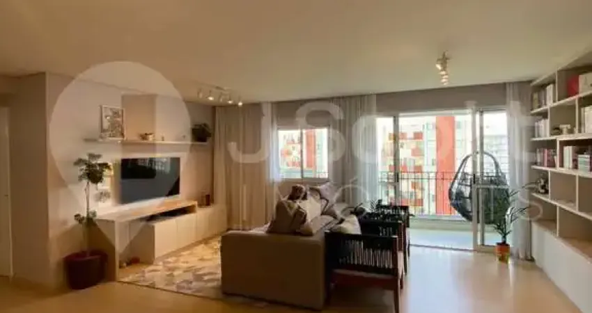 Apartamento Reformado com 2 Dormitórios sendo 1 suíte  a Venda - Jardim Marajoara