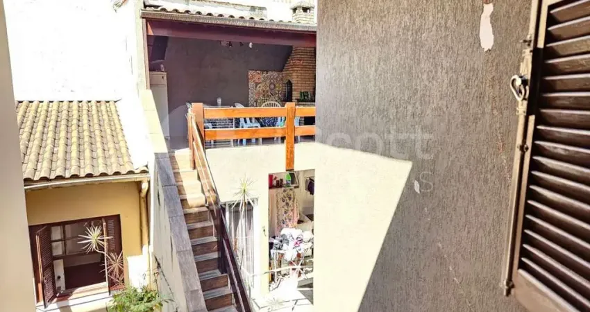 Sobrado a venda em rua de lazer no Jardim Marajoara