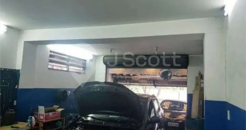 Sobrado comercial a venda  na Av. Sargento Geraldo Santana. Atualmente funciona oficina mecânica