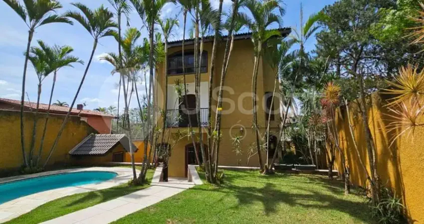 Ampla casa com 05 suítes para locação no bolsão de interlagos