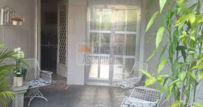 Casa com 3 quartos, Vila Mathias, Santos - R$ 900 mil, Cod: 511