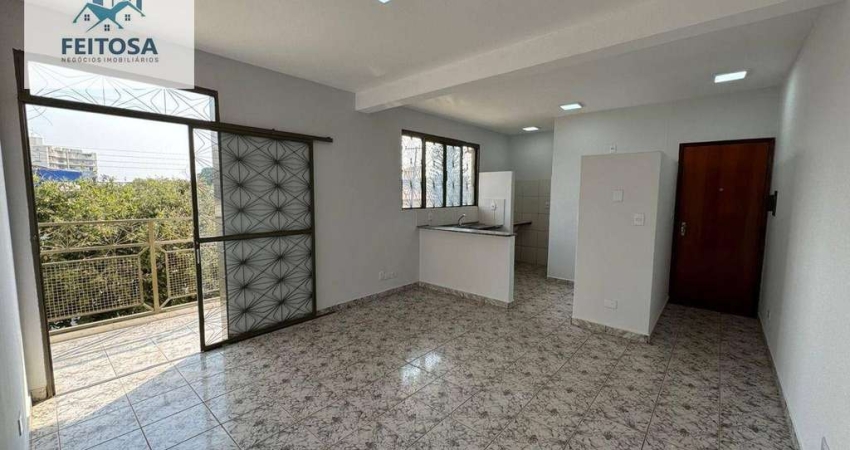 Ap. 2/4 com suíte, com armário, 105 metros, garagem coberta.