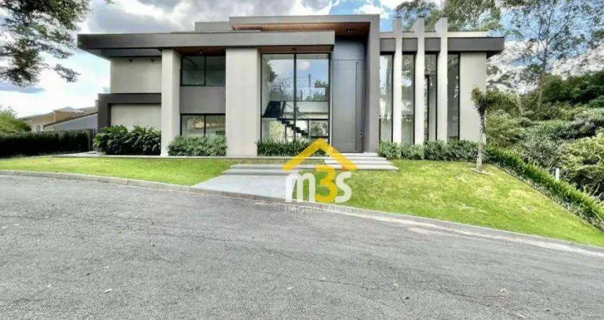 Casa de 724,00m² Nova, 4 Suítes, 6 banheiros, 8 Vagas - Condomínio São Paulo II - Granja Viana - SP