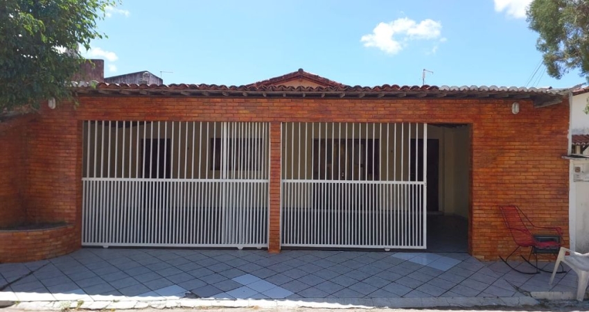 Venda de casa no cond. Andorinha 1 com ¾ sendo uma suíte – Parnamirim/RN