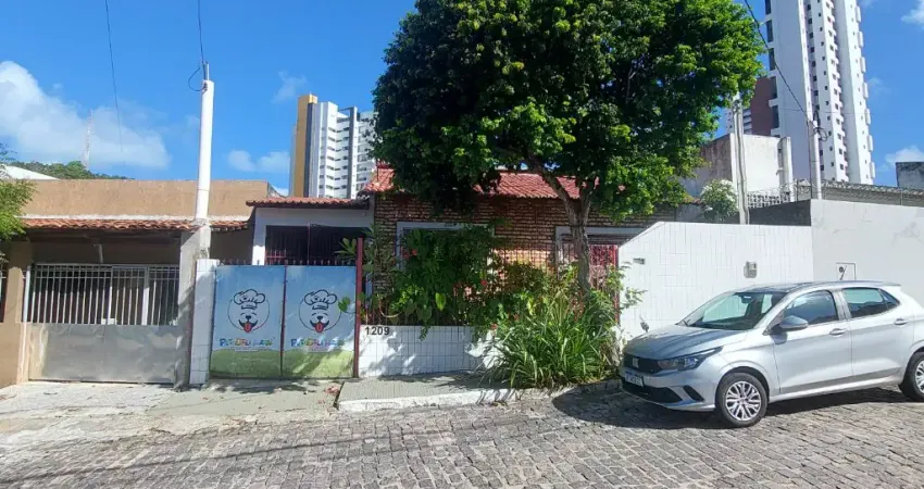 Venda de casa em Tirol 170 m² com 4/4, uma suíte – Tirol - Natal/RN.