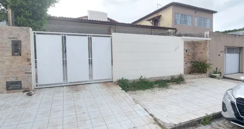 Alugo casa com 4/4 uma suíte com closet – Conjunto Pirangi – Natal/RN